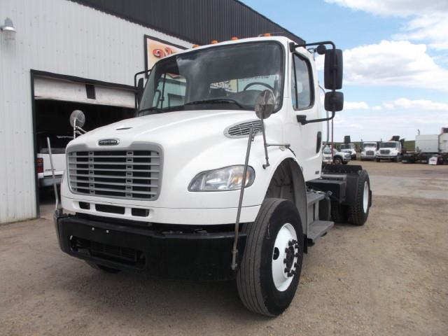2012 FREIGHTLINER M2 S/A 5TH WHEEL TRUCK